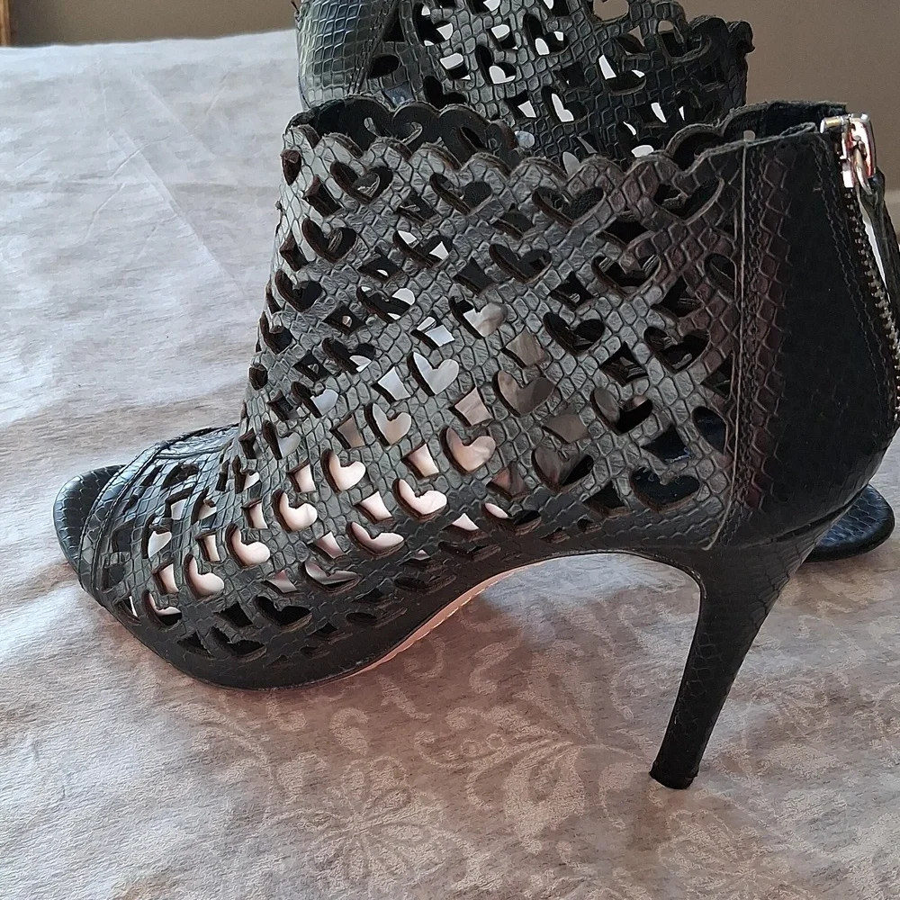 Alice And Olivia By Stacey Bendet Heels Size 40.5 - Picture 2 of 8